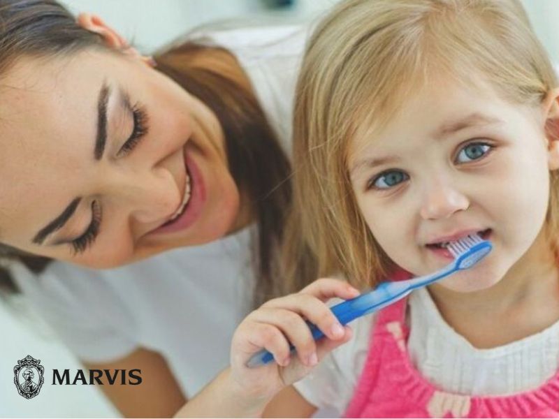 Vệ sinh răng miệng đúng cách sau khi ăn