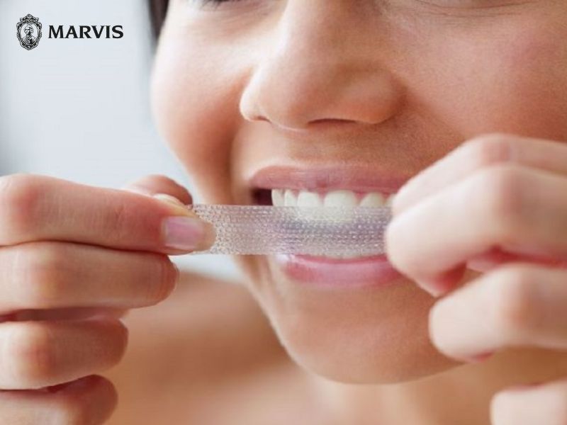 Cách tẩy trắng răng ố vàng tại nhà