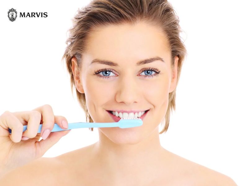 đánh răng trước hay sau khi ăn sáng