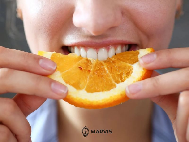 đánh răng trước hay súc miệng trước